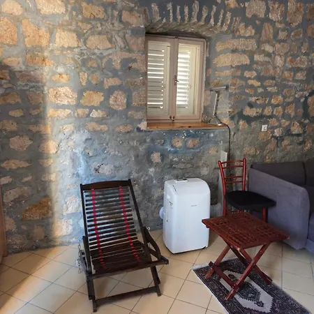 Apartment In Einem Dalmatischen Haus In Novigrad-dalmatien Neben Zadar, Mit Klimaanlage Ac *