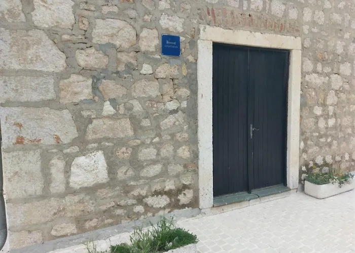 In Einem Dalmatischen Haus In Novigrad-dalmatien Neben Zadar, Mit Klimaanlage Ac