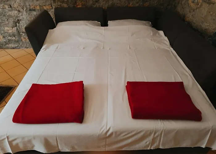 アパート In Einem Dalmatischen Haus In Novigrad-dalmatien Neben Zadar, Mit Klimaanlage Ac